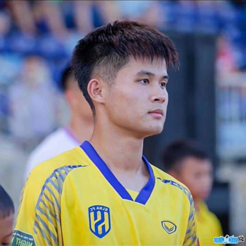 Hình ảnh cầu thủ bóng đá Lê Đình Long Vũ