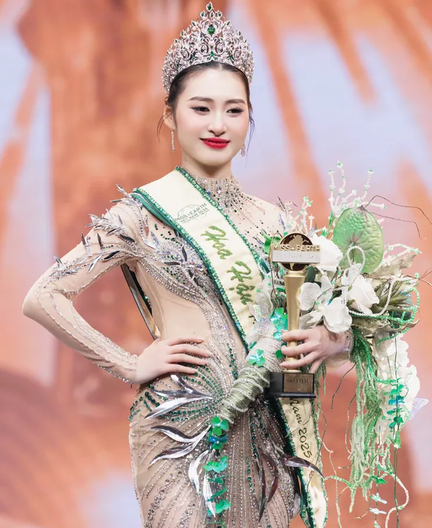 Chân dung Hoa hậu Trâm Anh