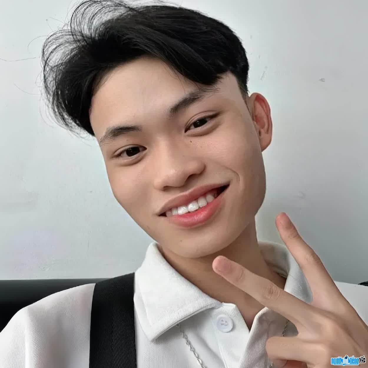 Hình ảnh youtuber White Toxic