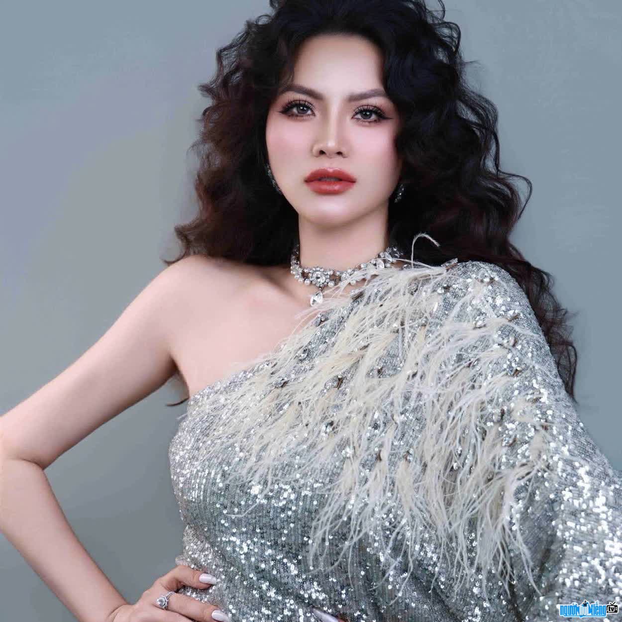 Hình ảnh người mẫu Lee Phương