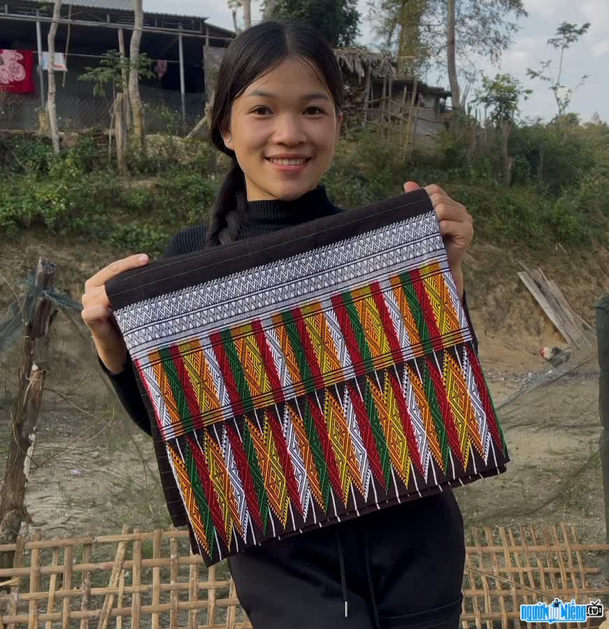 TikToker Thiên Thy - Cô gái vùng cao sở hữu giọng hát ngọt ngào