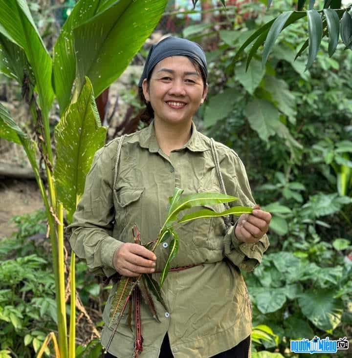 TikToker Âu Thị Sinh chia sẻ nhiều bài thuốc quý của người Cao Lan