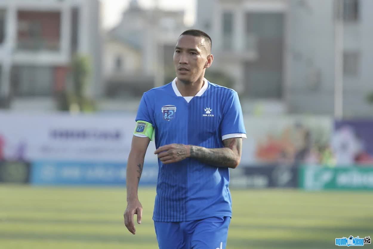 Hình ảnh cầu thủ bóng đá Bùi Văn Hiếu