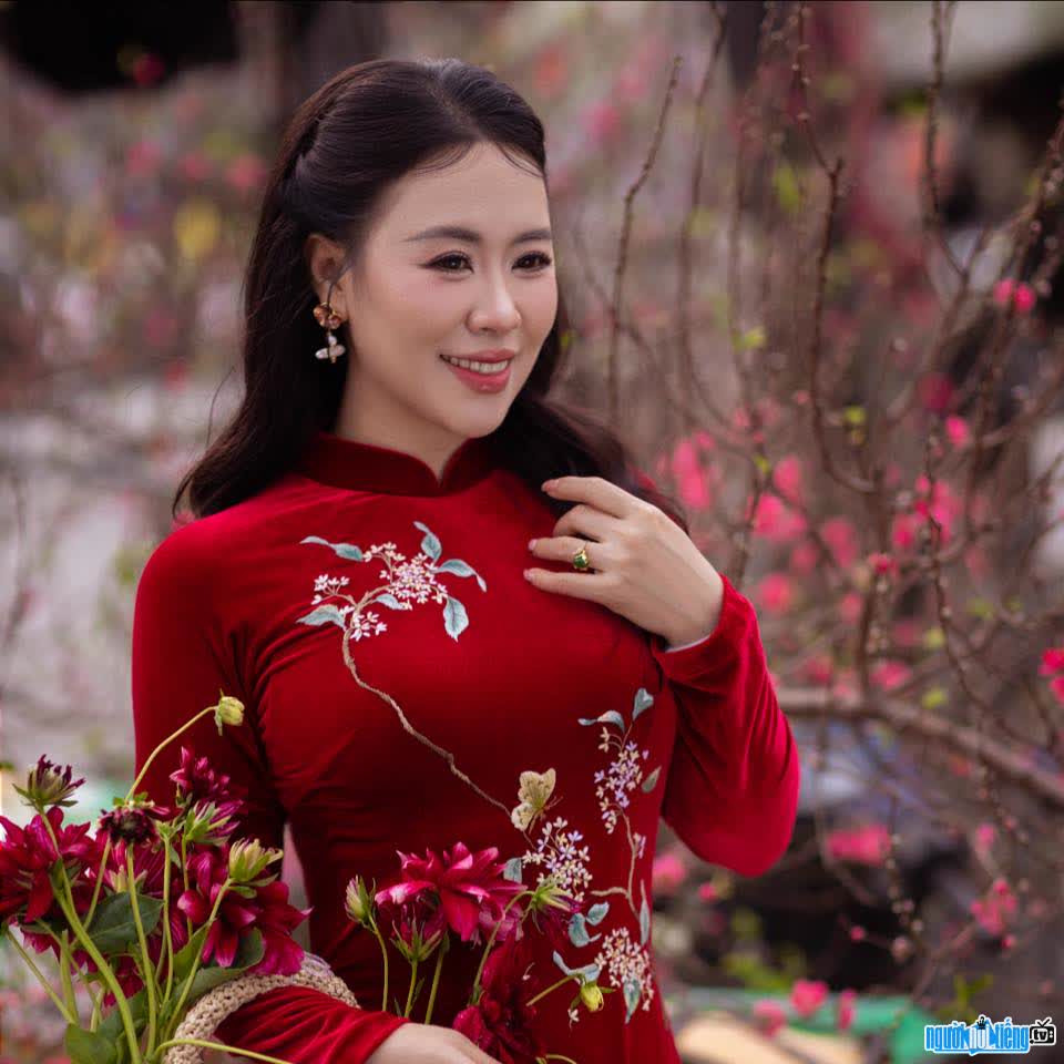 Hình ảnh NTK Trần Hoa Linh