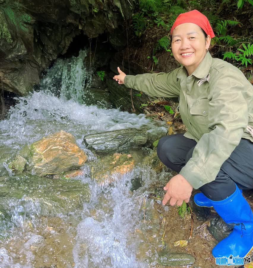 TikToker Âu Thị Sinh chia sẻ kinh nghiệm đi rừng