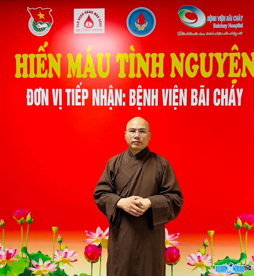 Nhà sư Thích Giác Tâm hiến máu tình nguyện