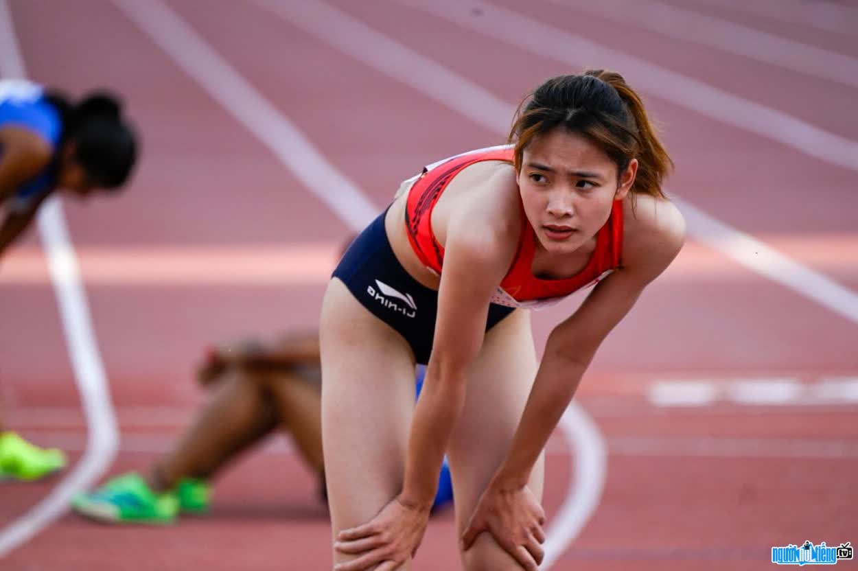 Hình ảnh Nguyễn Khánh Linh luôn cố gắng nỗ lực hết mình mỗi khi thi đấu