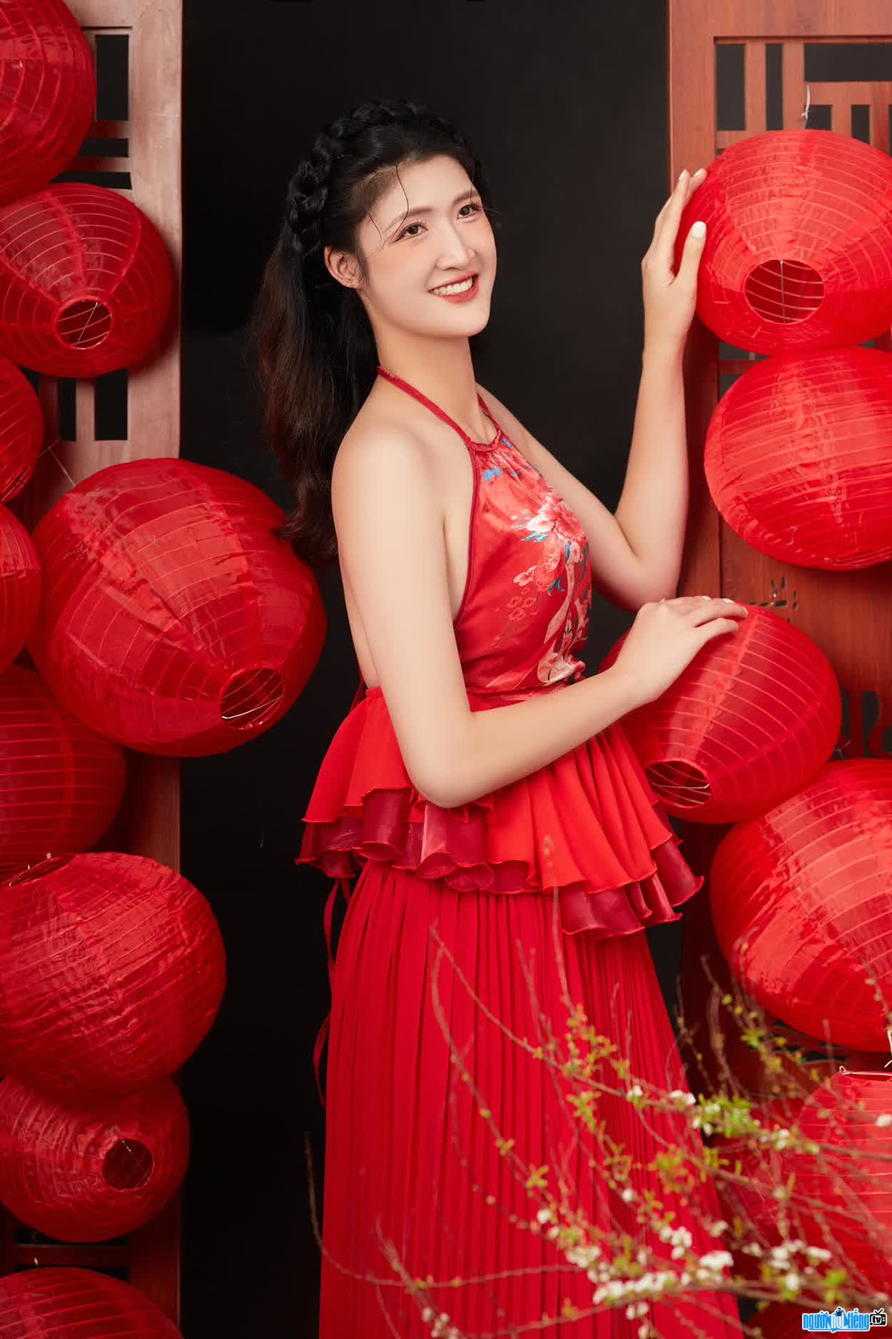 Hình ảnh Lưu Thị Huệ xinh đẹp