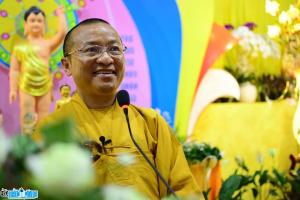 Ảnh Nhà sư Thích Nhật Từ