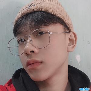 Ảnh Hiện tượng mạng Ngô Quyền Linh