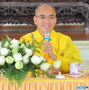 Ảnh Nhà sư Thích Thiện Tuệ
