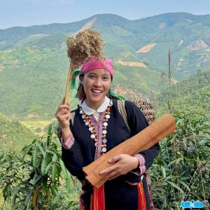 Ảnh Tik Toker Cô Gái Dao Đỏ