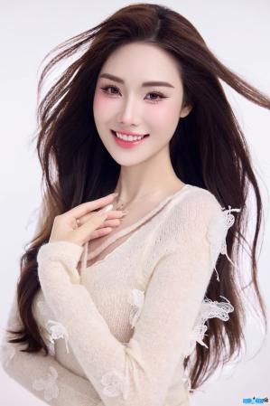 Ảnh Á khôi Nguyễn Đặng Huyền Trang