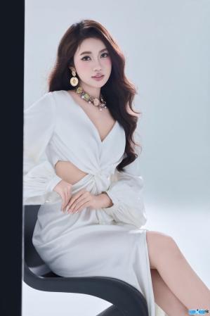 Ảnh Á Hậu Trần Thị Thu Hiền